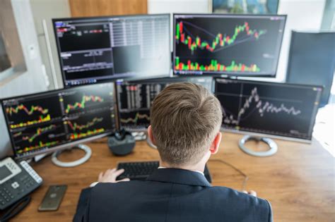 Choosing The Best Trading Monitor A Complete Guide Viewsonic Library