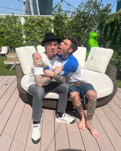 J Ax E Fedez Fanno Pace Dago Fotogallery