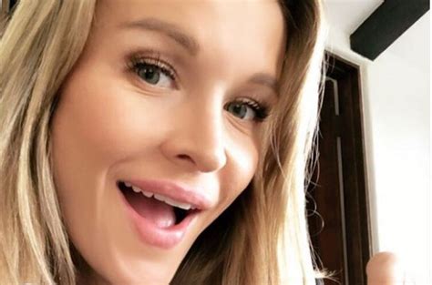 Joanna Krupa Pozuje W Bikini I Pokazuje Spory Ju Brzuszek Ci Owy I