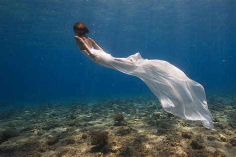 White Dress By Assaf Gavra Underwater Photography Underwater Photos