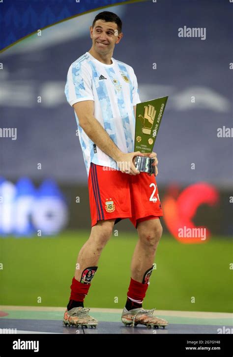 Emiliano Martinez Trophy Argentina Hi Res Stock Photography And Images