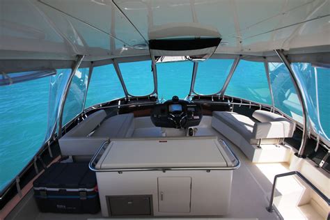 Aquila Flybridge Helm Whitsunday Escape