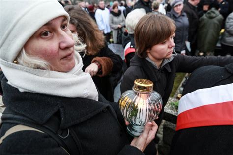 Uroczysto Ci Pogrzebowe P Marianny Popie Uszki Radiomaryja Pl