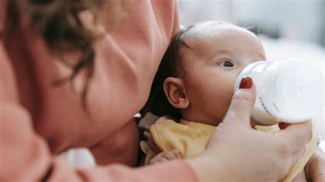 Cuánta leche toma un bebé recién nacido Coalas