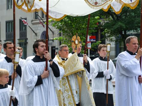 Seven Hundred Attend The Cics First Eucharistic Procession In