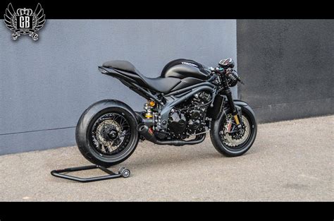 CAFÉ NOIR Speed Triple 1050 R ABS RocketGarage Cafe Racer Magazine