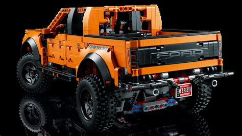 Ford® F-150 Raptor - Videos - LEGO.com for kids