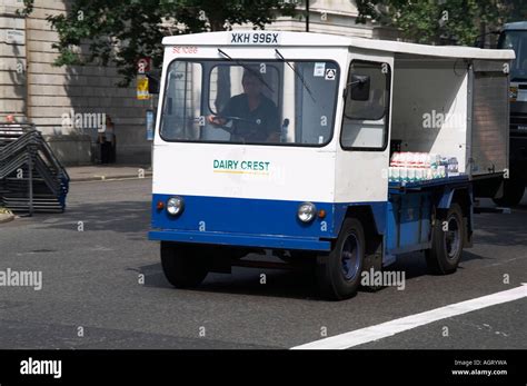 Milkfloat hi-res stock photography and images - Alamy