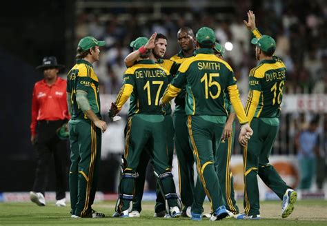 South Africa Celebrate The Wicket Of Mohammad Hafeez Espncricinfo