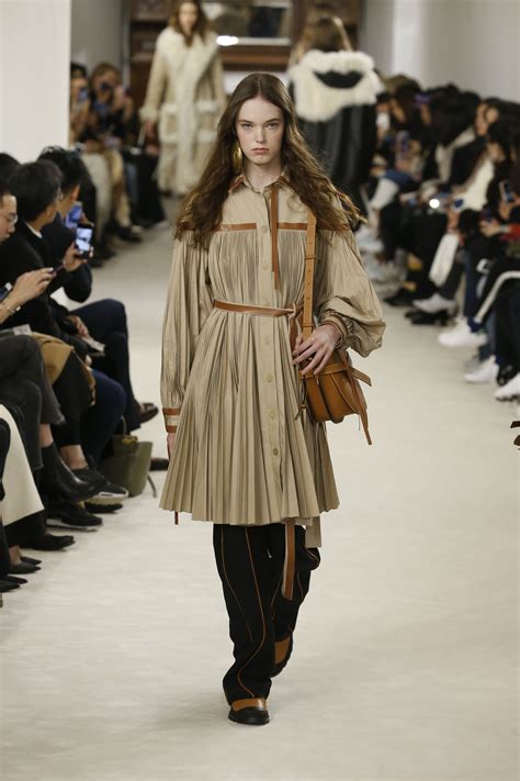 Bags, Accessories & Luxury clothing for Women | Loewe - LOEWE | Luxury ...