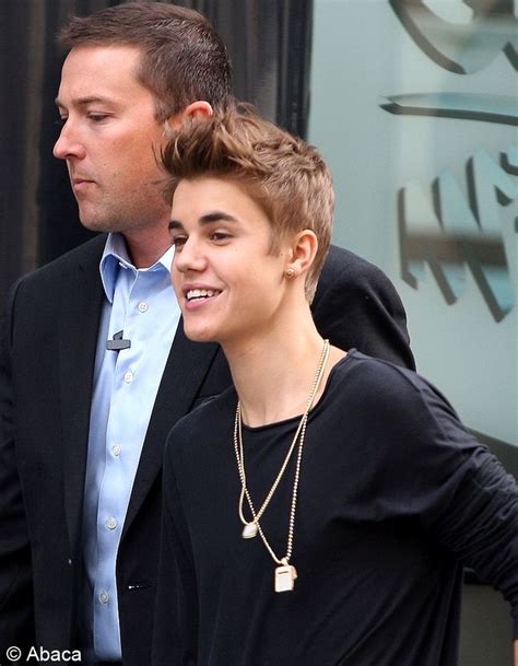 Justin Bieber se blesse lors dun concert privé à Paris Elle