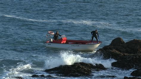 O comezo con mar malo da campaña do percebe en Aguiño G24