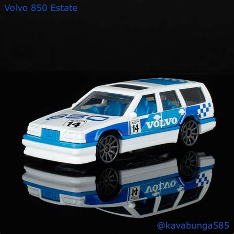 Машинка Hot Wheels Volvo 850 Estate Release year 2020 Series HW Race Day Designer Ryu Asada