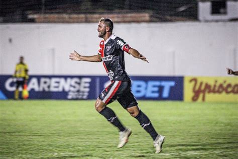 Edson Cari S Celebra Boa Fase E Projeta Sequ Ncia Decisiva Do