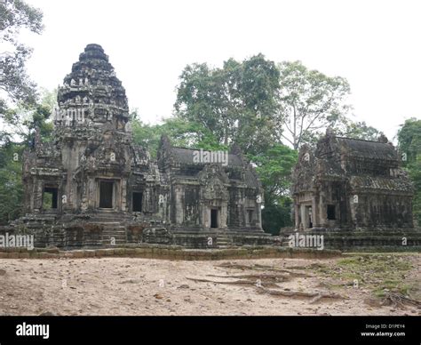 ancient Hindu temple Cambodia Stock Photo - Alamy