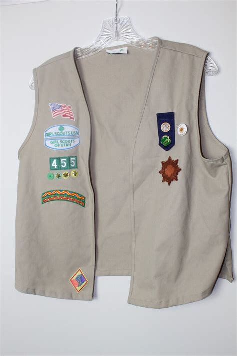 Girl Scout Cadette Senior Vest Uniform Size Medium Beige With Badges And Pins Ebay