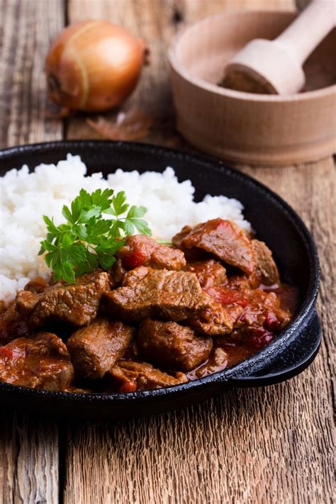 Recette Sauté De Porc Aux Oignons Et Aux Tomates Marie Claire