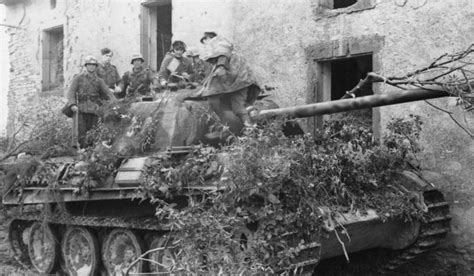 Camouflaged Panzer V (Panther), Northern France Summer 1944. [792x462 ...