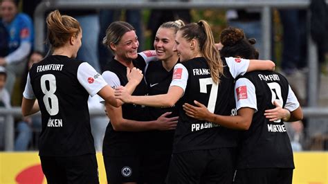 Ganz oben eingenistet Eintracht Frankfurt Frauen bestehen Reifeprüfung