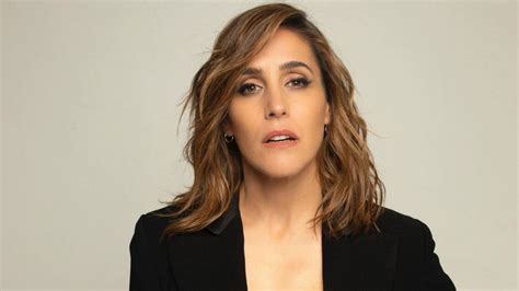 Soledad Pastorutti despidió el verano con un original bikini Minuto Neuquen