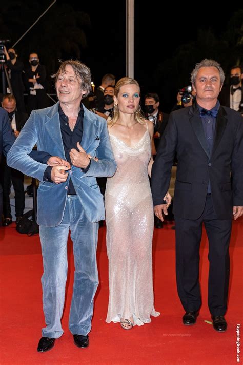 Mélanie Thierry melaniethierry Nude The Fappening Photo FappeningBook