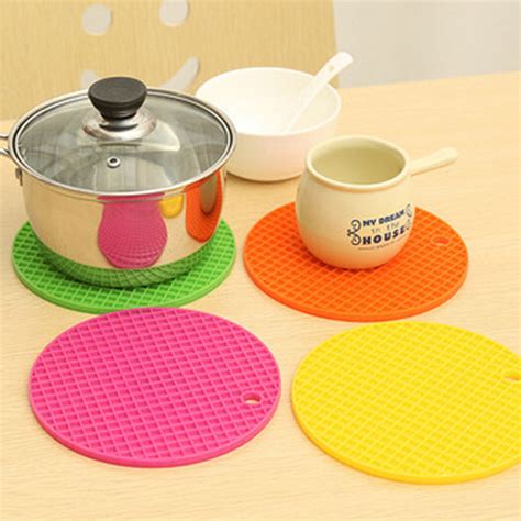 Silicone Hot Mat Round Random Color Sangam And Brothers