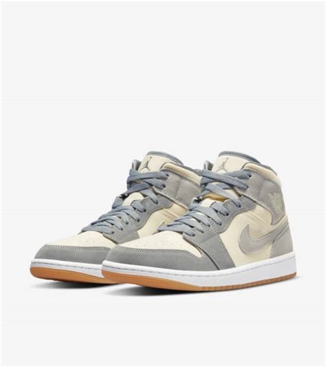 Air Jordan 1 Mid Se Coconut Milk Dn4281 100 Release Date Nike Snkrs Sg