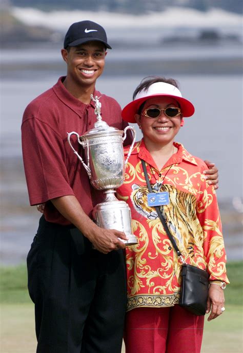 Tiger Woods Red Shirt: Explaining Why He Wears Red on Sunday