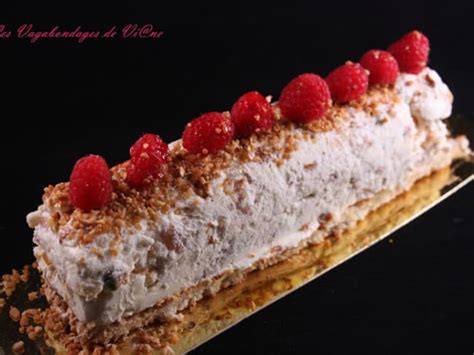 Bûche Au Nougat Glacé Et Coulis De Fruits Rouges Recette Par Les