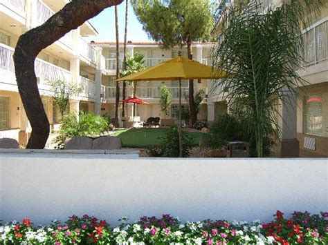 Red Lion Inn & Suites Phoenix/Tempe - Asu | Stress-Free Stays & Parking