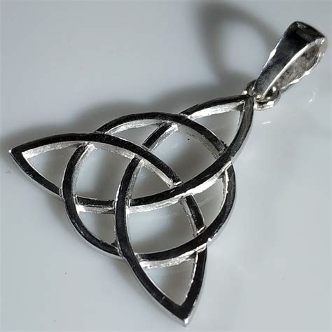 Триглав купить. В Москве славянские амулеты с доставкой по России