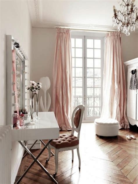 La Deco Chambre Romantique Id Es Originales Archzine Fr