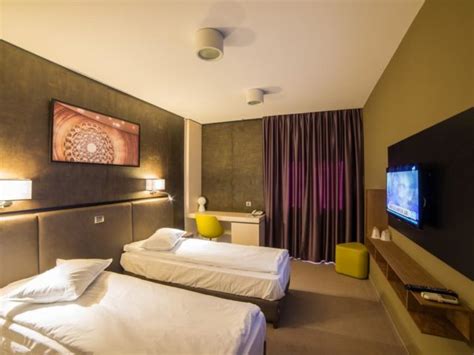 Hotel Lux Divina Brasov | REZERVARE ONLINE | Cazare | Centru