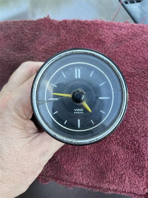 MERCEDES SL R107 71 73 VDO Dash Clock Kienzle SLC C107 OEM 1075420011