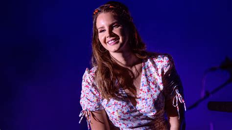 Lana Del Rey Responds To Backlash Over Controversial Comments Regarding