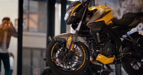 Motor Sport Naked Paling Murah Perkenalkan Inilah Dia Sosok New Bajaj