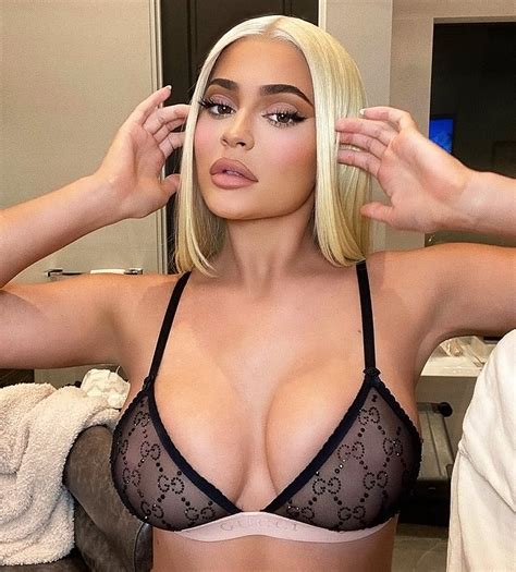 Kylie Jenner Nude And PORN With Travis Scott Leaked In