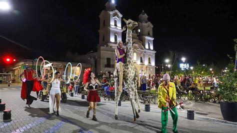 Las Familias Disfrutaron De Una Nueva Noche De Pilar En El Paseo Del