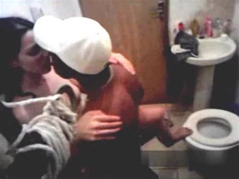 negro follando en el baño XVIDEOS
