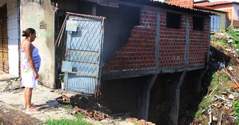 G Parte De Casa Desaba E Avenidas Ficam Alagadas Ap S Forte Chuva Na