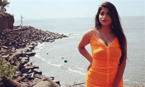 Anchor Pratika Sood Hot Pics At Anjuna Beach Goa Gallery