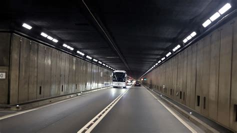 Schweizer Alpen Gotthard Stra Entunnel Ffnet Wieder