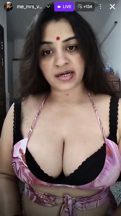 Desi Milf Vandana Pathak Hottest Live Subscription Part 1