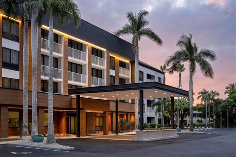 Courtyard by Marriott Naples | Completed Projects | LMG Hospitality ...