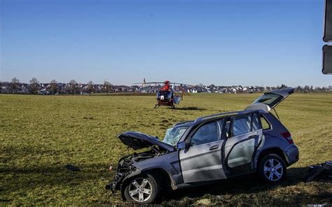 Vier Verletzte Bei Schwerem Verkehrsunfall Zwischen Deckenpfronn Und