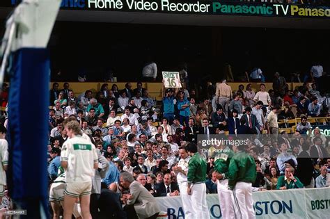 Boston Celtics fans celebrate their 1986 NBA Championship during the ...