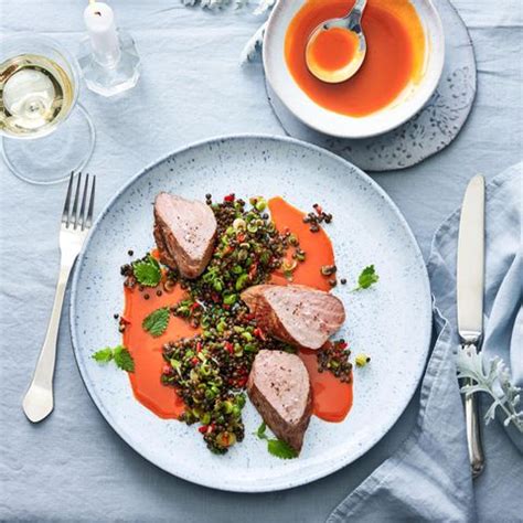 Kalbsfilet Mit Basilikum F Llung Und Bohnen Pfifferling Ragout Essen