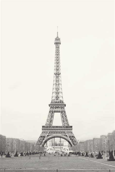 Paris in Black and White - Entouriste