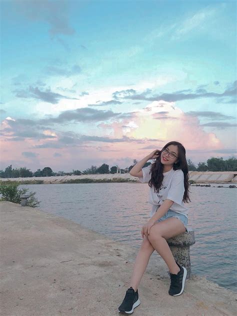 Không phải hot girl là năm lên ngôi của hội bạn gái các cầu thủ