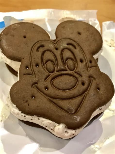 The Best Snacks At Disney World Mickey Chatter